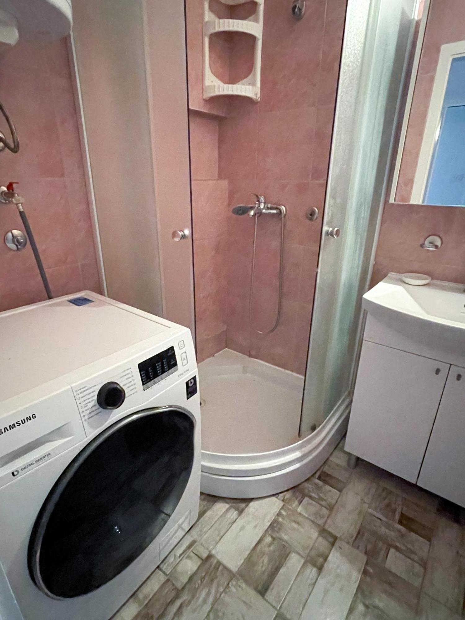 Modern - Location Apartment